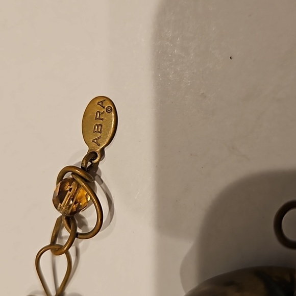 ABRA COUTURE Lucite & Brass Beaded 16" Necklace - Picture 7 of 7